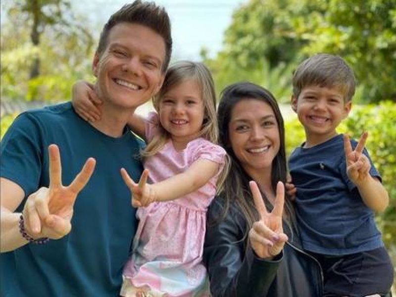 Imagem de   Michel Teló diz que vai priorizar família e dispensa shows longe de casa