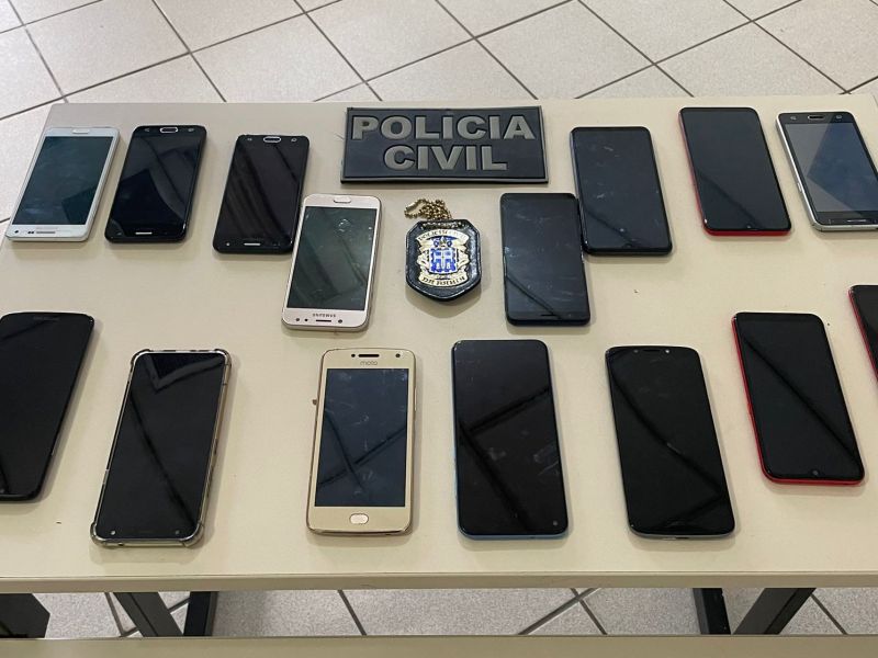 Imagem de Comerciante é preso vendendo celulares com restrição de roubo