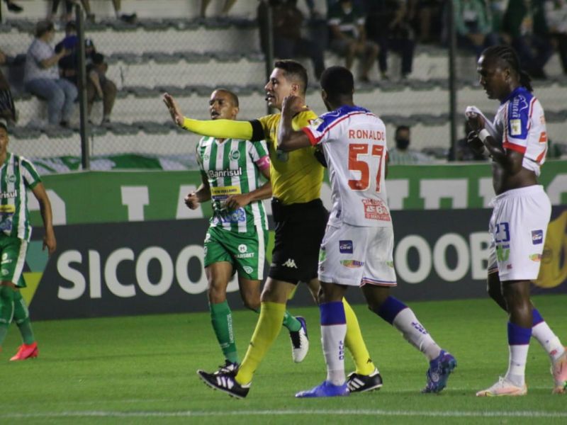 Imagem de Com pênalti não marcado para o Tricolor, Juventude e Bahia empatam sem gols