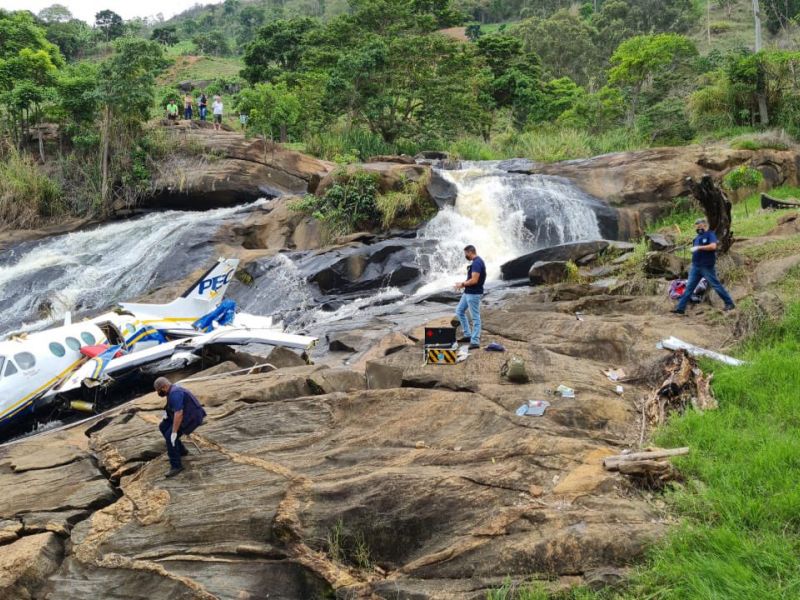 Imagem de Vítimas em acidente com Marília Mendonça morreram pelo impacto