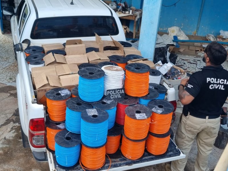Imagem de Mais de 800 quilos de explosivos irregulares são encontrados na Chapada 