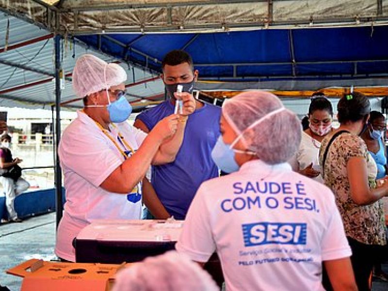 Imagem de Salvador terá vacinação contra covid-19 em igrejas, shoppings, rodoviária, aeroporto e na Feira de São Joaquim
