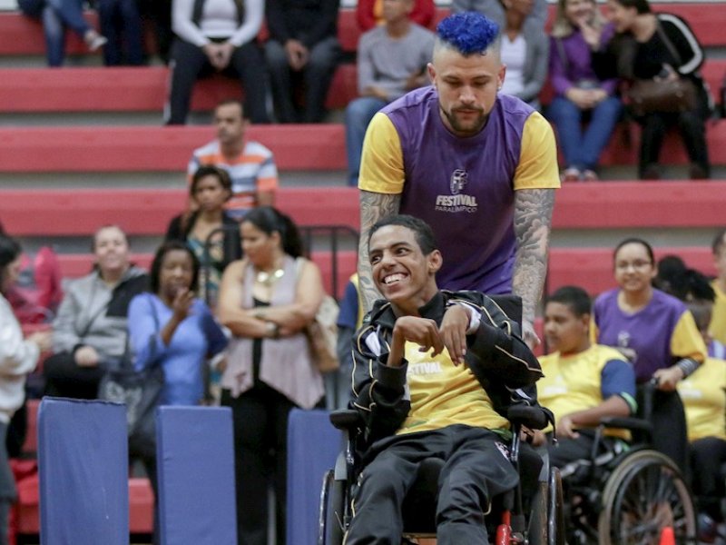 Imagem de Medalhistas prestigiam Festival Paralímpico, que ocorre neste sábado