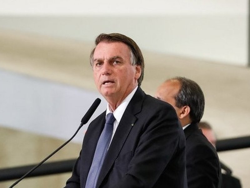 Imagem de Bolsonaro volta a atacar Moraes e diz que prisão de Zé Trovão é uma 'violência'