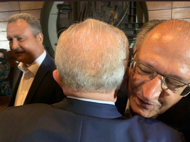 Imagem de Lula e Alckmin realizam jantar; Rui participa