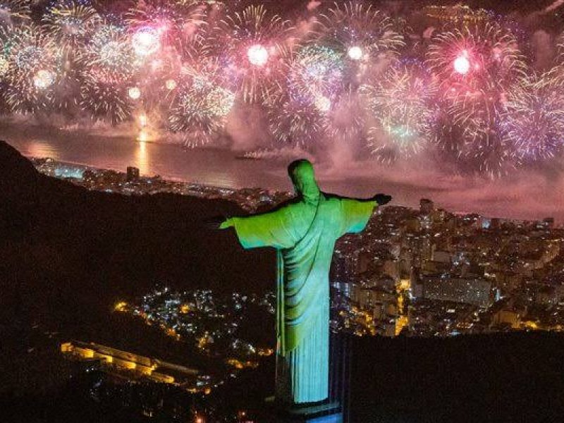Imagem de Rio anuncia 16 minutos de fogos em Copacabana e mais nove pontos com shows pirotécnicos