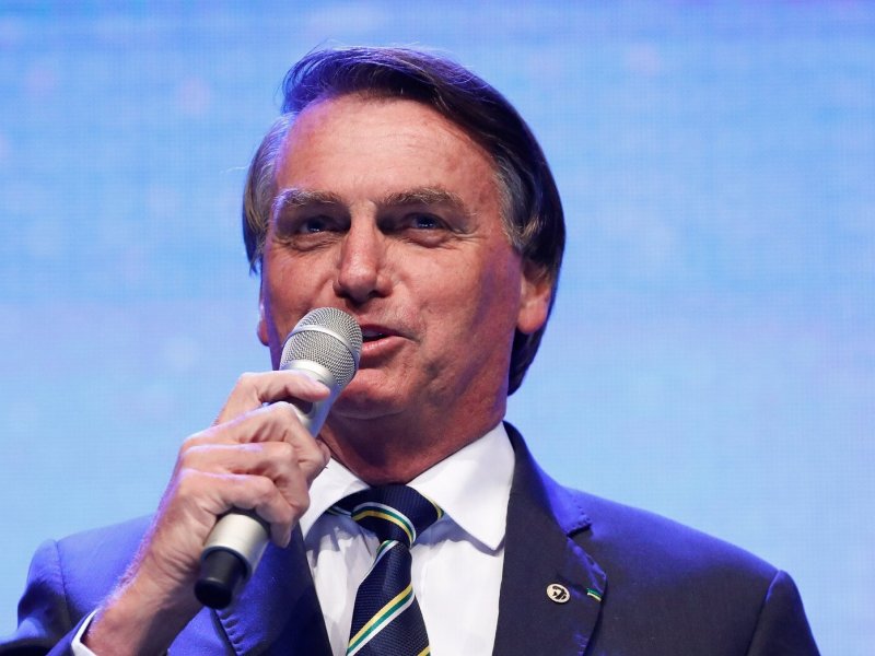 Imagem de Bolsonaro atende Guedes e contraria Tarcísio ao vetar benefício a setor portuário