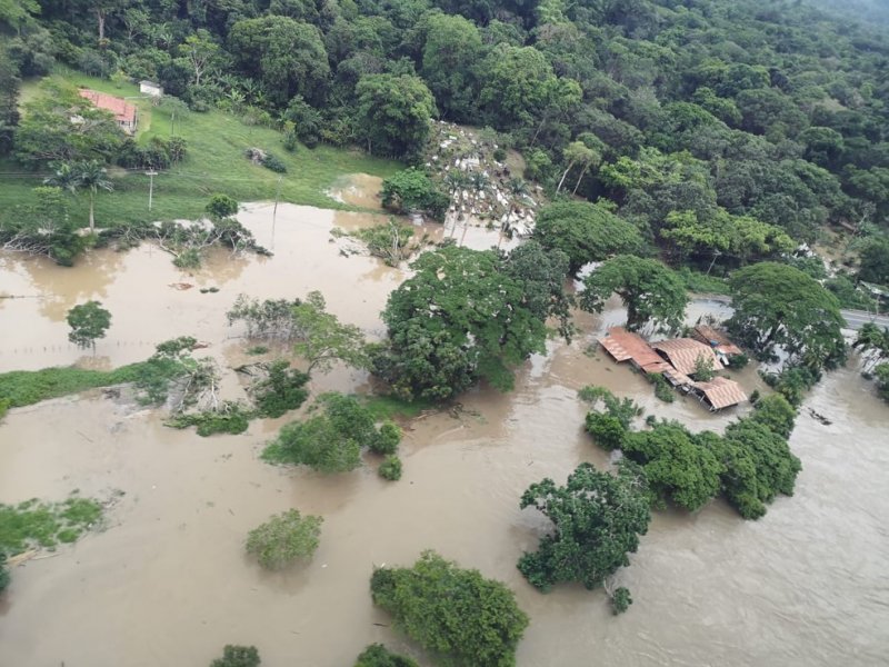 Imagem de Número de mortos por causa das chuvas na Bahia aumenta para 27