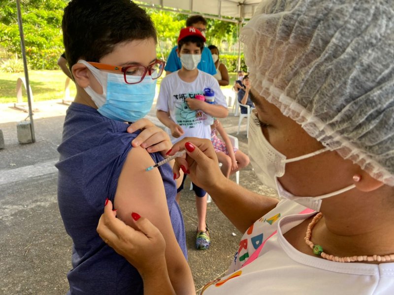 Imagem de Datafolha: 79% dos brasileiros apoiam vacinação de crianças de 5 a 11 anos contra Covid
