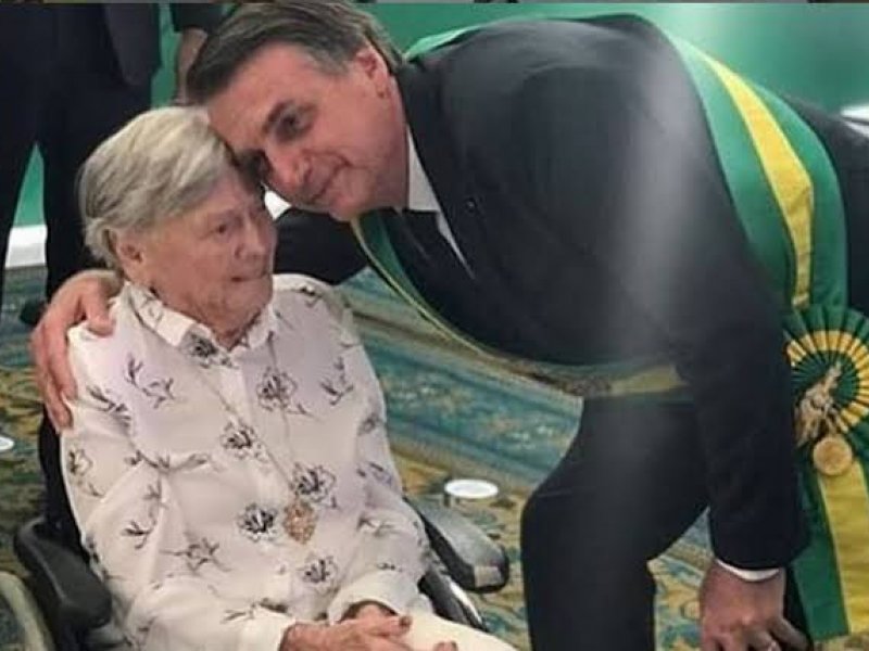 Imagem de Morre mãe de Bolsonaro aos 94 anos