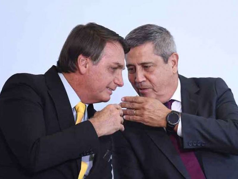 Imagem de Bolsonaro diz que já tem nome para vice nas eleições 2022; Braga Netto é um dos principais cotados