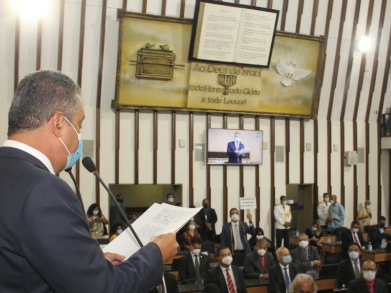 Imagem de Em último discurso na AL-BA, Rui critica Bolsonaro e enaltece obras de sua gestão