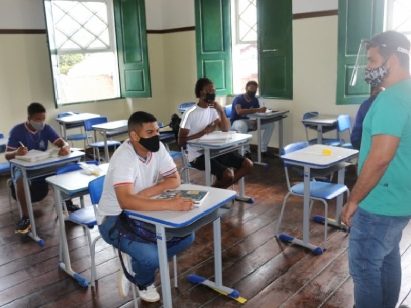 Imagem de Covid-19: Estudantes com mais de 18 anos terão que apresentar comprovante de vacinação nas escolas