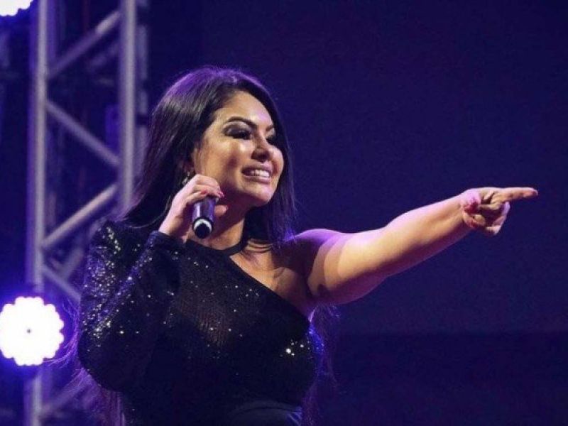 Imagem de Paulinha Abelha permanece em UTI e respira com ajuda de aparelhos