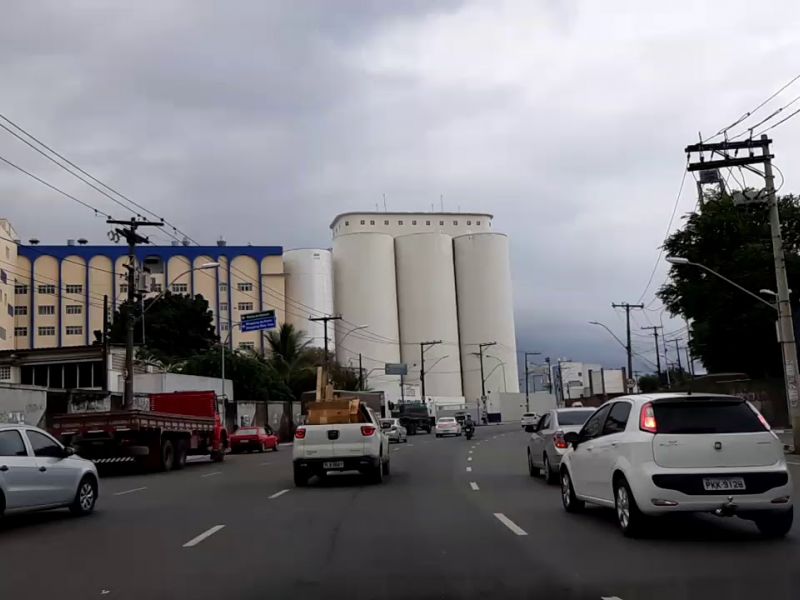 Imagem de Incêndio deixa trânsito lento na Oscar Pontes, Calçada