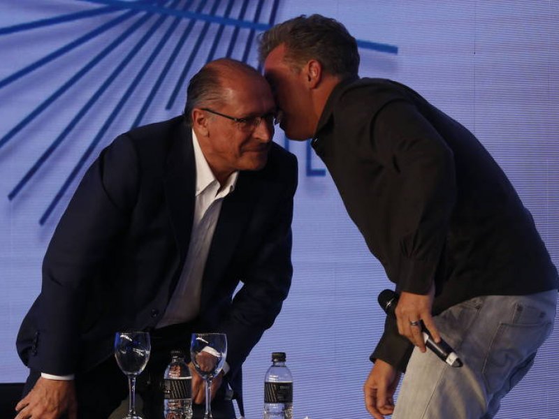 Imagem de Em almoço, Luciano Huck diz à Alckmin que não votaria em Bolsonaro