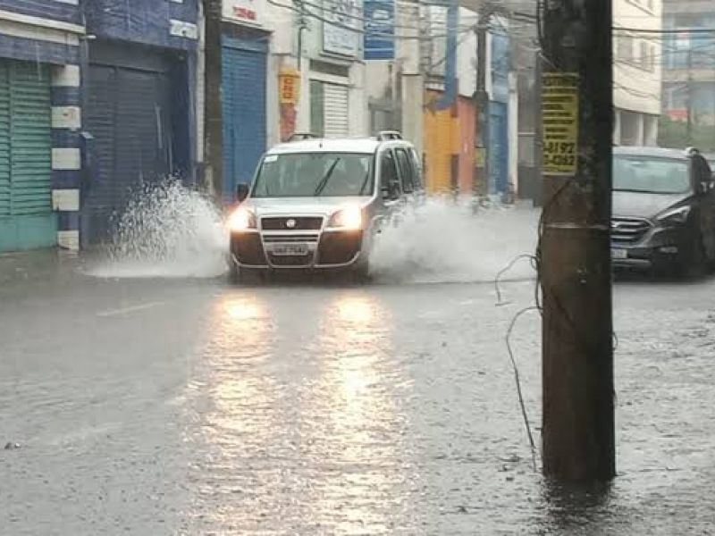 Imagem de Codesal emite alerta para alagamentos e deslizamentos em Salvador, após fortes chuvas
