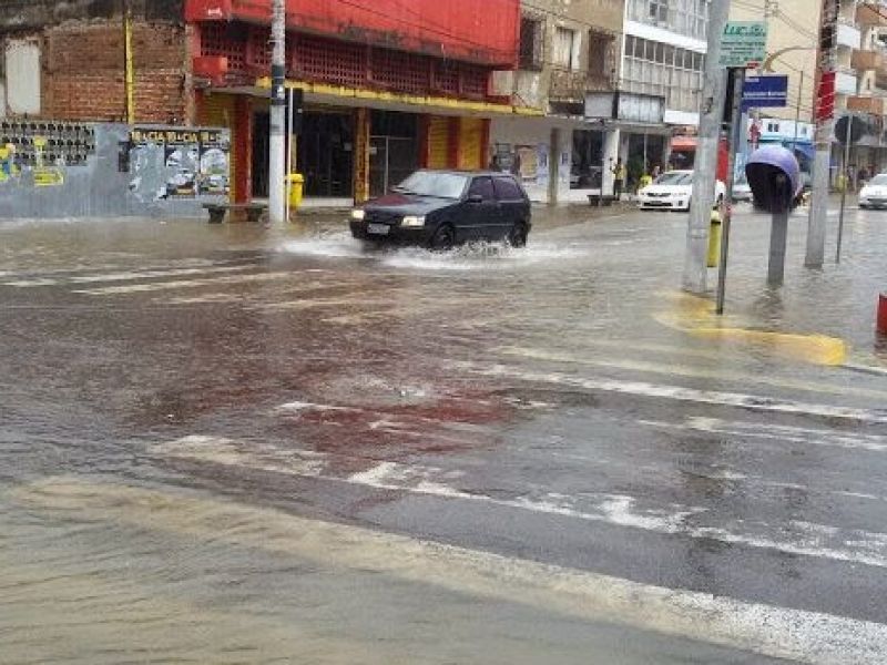 Imagem de Fortes chuvas assustam moradores no sul da Bahia após tragédias de dezembro 