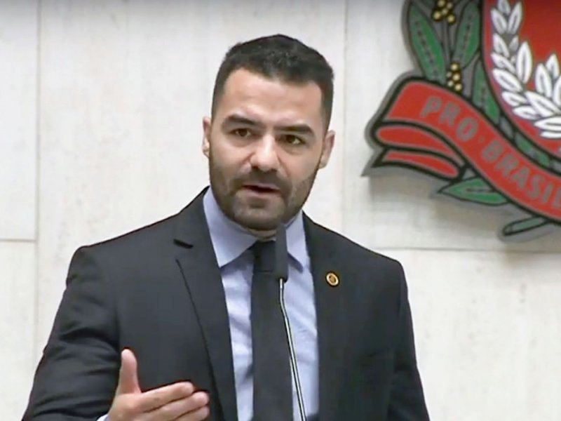 Imagem de Podemos abre procedimento disciplinar contra deputado Arthur do Val