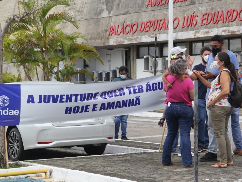 Imagem de Sindicalistas protestam contra projeto que adequa Embasa ao marco legal do saneamento