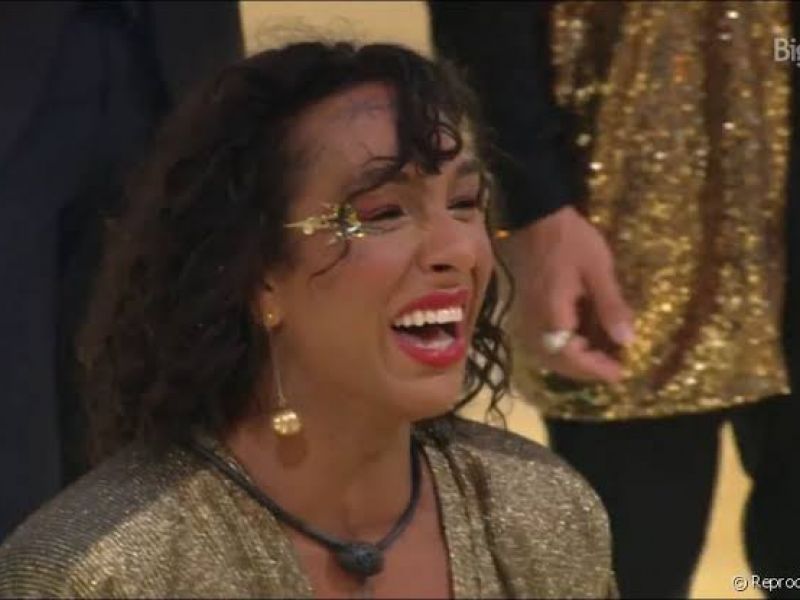 Imagem de BBB22: Linna se emociona com participação de Liniker na festa