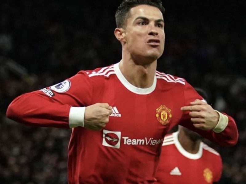 Imagem de CR7 reivindica recorde de artilheiro de todos os tempos com 807 gols