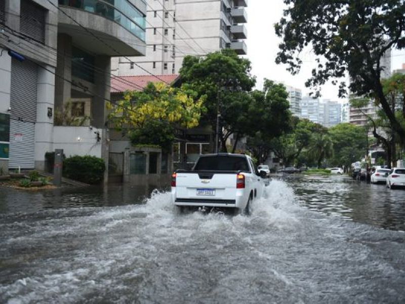 Imagem de Codesal registra mais de seis bairros alagados durante madrugada desta quarta (16)