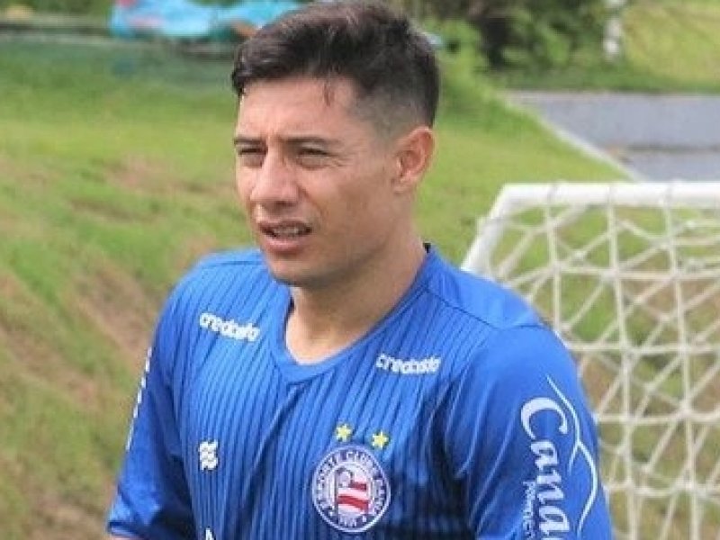 Imagem de Diretor de Futebol do Bahia fala sobre volta de Óscar Ruiz e afirma que jogador será cobrado