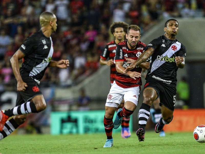 Imagem de Flamengo e Vasco buscam primeira vaga na final do Campeonato Carioca neste domingo (21)