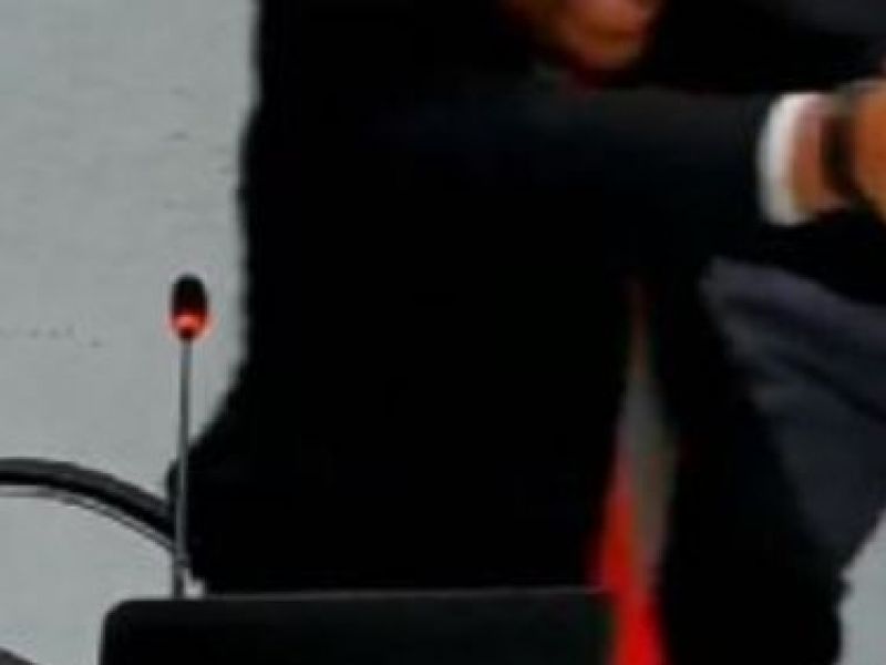 Imagem de Vereador aponta arma para colega após troca de socos; veja vídeo