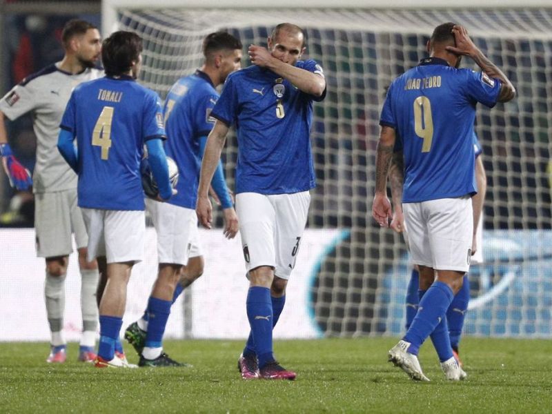 Imagem de Mancini diz que Itália precisa focar no futuro após ficar fora da Copa