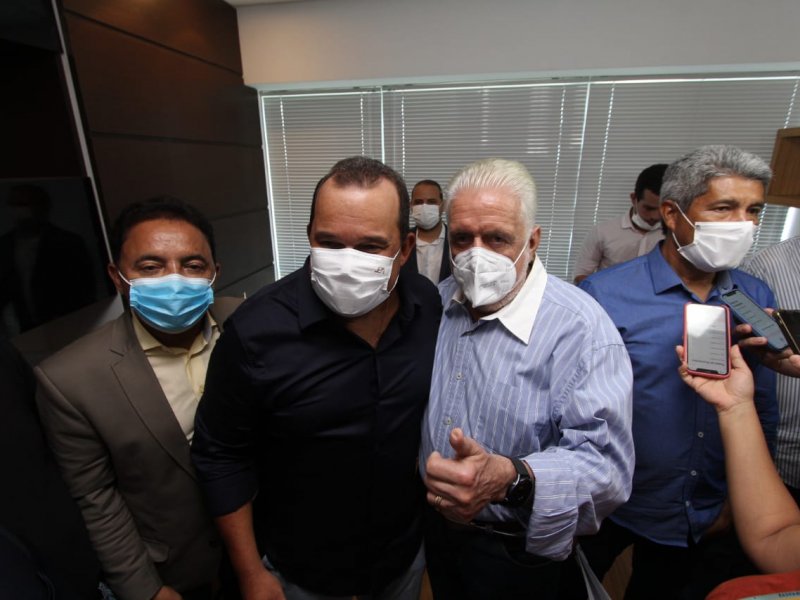 Imagem de "Aqui não é união para brincar, aqui é para ganhar", diz Wagner após anúncio de Geraldo Jr. na chapa com Jerônimo