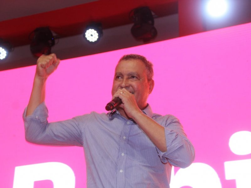 Imagem de Rui alfineta ACM Neto durante lançamento da chapa majoritária: "A Bahia não tem dono"