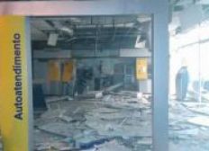 Imagem de Agência bancária fica destruída após explosões em Inhambupe