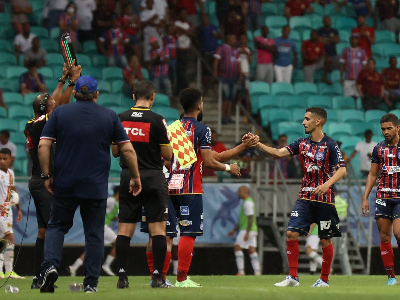 Imagem de Com gol de Daniel, Bahia vence Sampaio Corrêa e se mantém líder na Série B