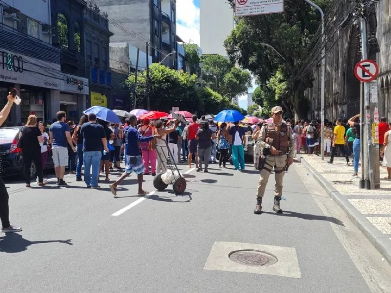 Imagem de Pedindo reajuste salarial, servidores municipais realizam paralisação nesta quarta (4)