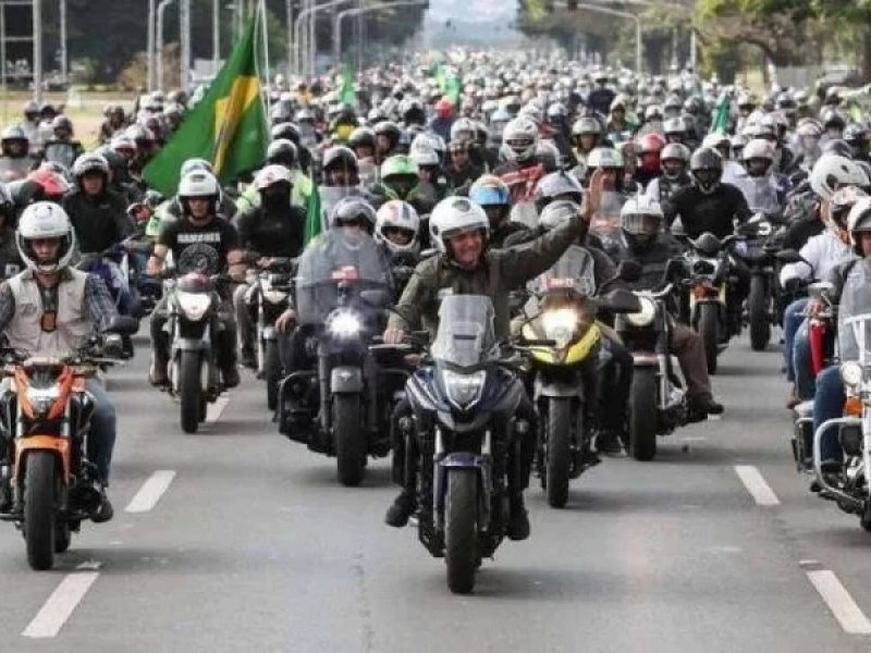 Imagem de Deputado aciona TSE para investigar gastos de Bolsonaro com motociatas