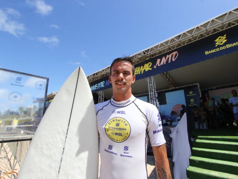 Imagem de Baiano, surfista Erick Moraes garante primeiro lugar em classificatória do Mundial de Surfe