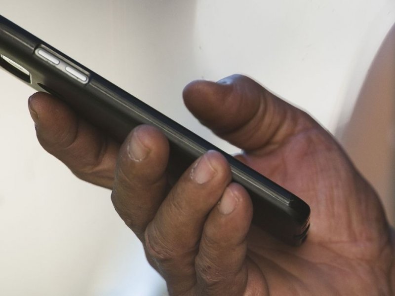Imagem de Procons são orientados para abrir processos contra Apple e Samsung