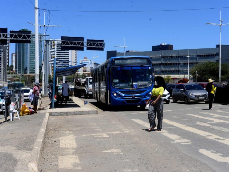 Imagem de Ponto de ônibus na Avenida ACM é realocado a partir de segunda (16)