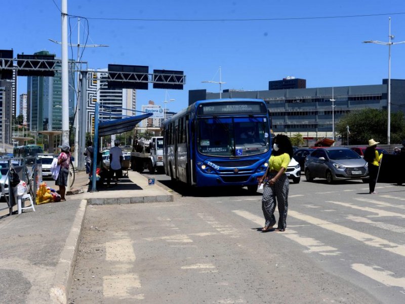 Imagem de Ponto de ônibus na Avenida ACM é realocado a partir de segunda (16)