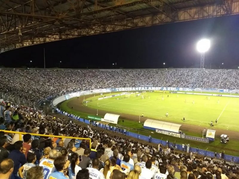 Imagem de Londrina recusa oferta, e partida contra o Vasco ocorrerá no Paraná