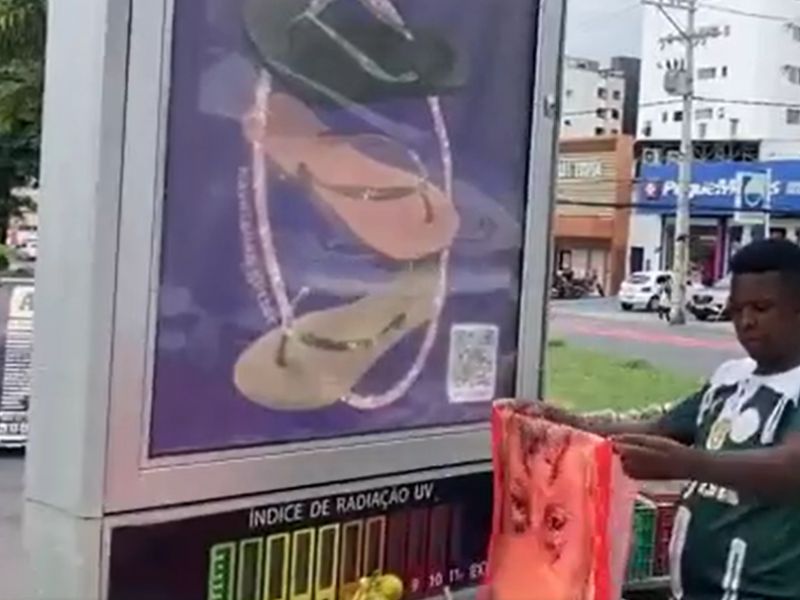 Imagem de No 'Dia da Toalha', Lula compartilha vídeo de vendedor em Salvador, mas erra cidade; confira