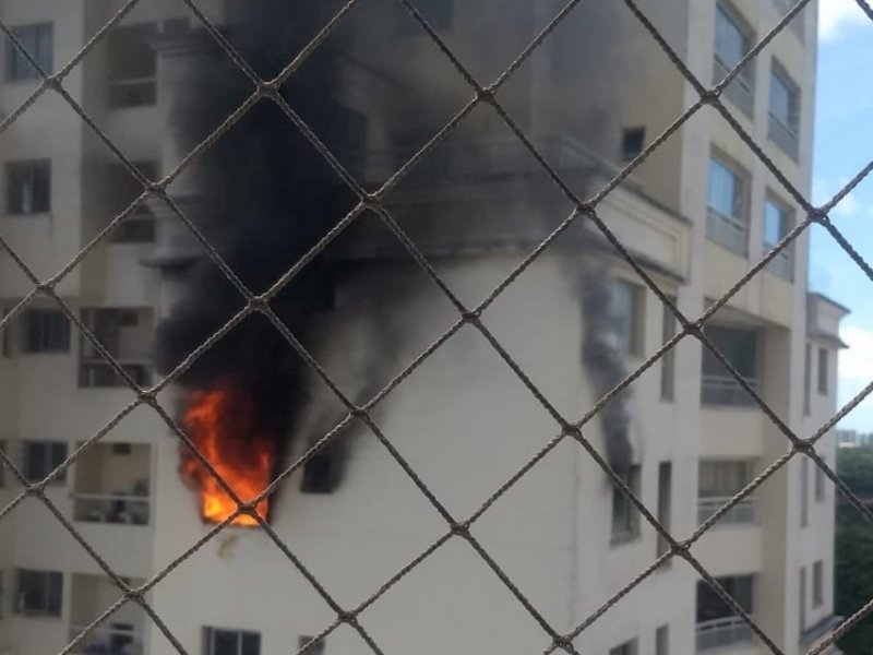 Imagem de Incêndio é registrado em apartamento de condomínio no Imbuí