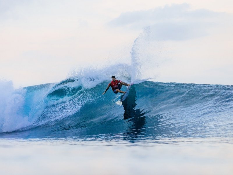 Imagem de Surfe: Medina, Jadson e Filipinho seguem atrás do título em G-Land