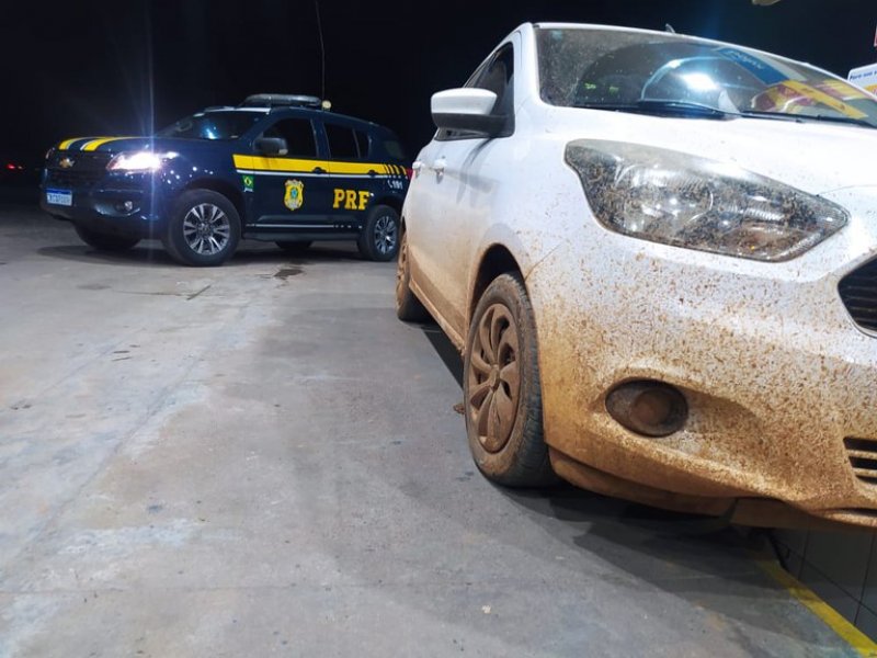 Imagem de PRF recupera carro roubado rodando com placas clonadas em Euclides da Cunha 