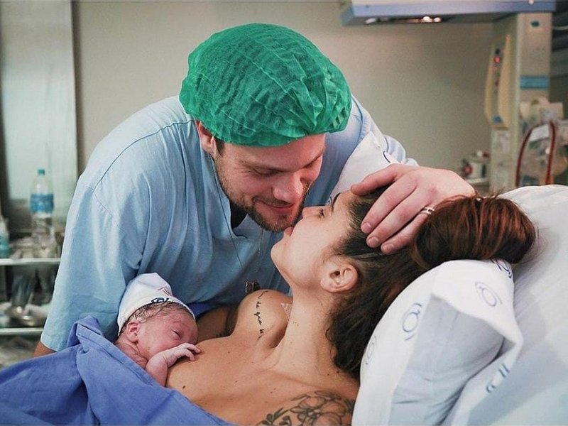 Imagem de Ex-BBB Paula Amorim dá à luz ao primeiro filho com Breno Simões