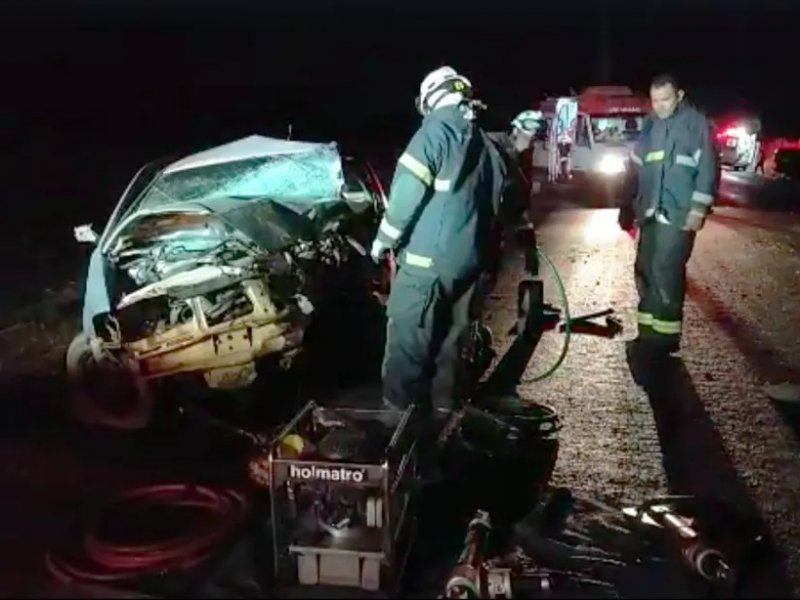 Imagem de Motorista morre em batida entre dois veículos na BR-242, em Luís Eduardo Magalhães