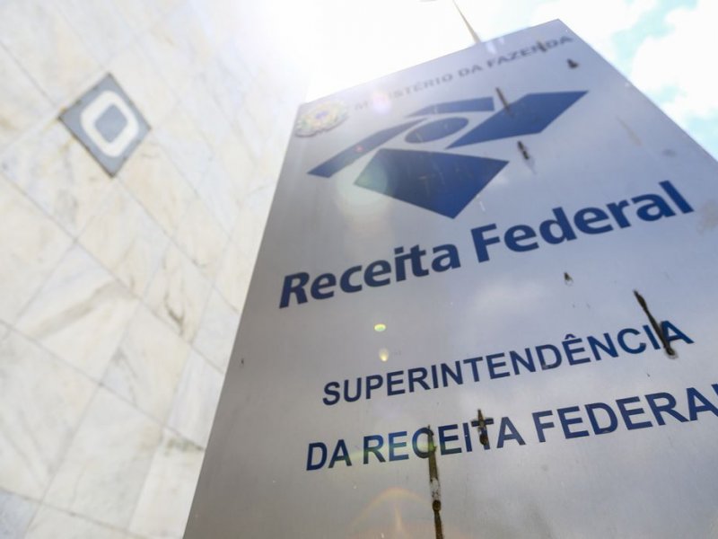 Imagem de Receita Federal deixa de exigir autenticação de documentos