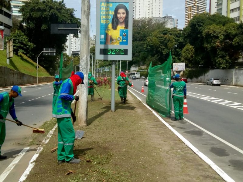 Imagem de Limpurb intensifica ações de limpeza nas principais avenidas de Salvador 